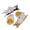Decoração Fofa de Cão para Painel de Carro Mini Cão Dormindo com Colcha de Ovo Frito Ornamento para Mesa de Escritório Decoração de Interior de Carro