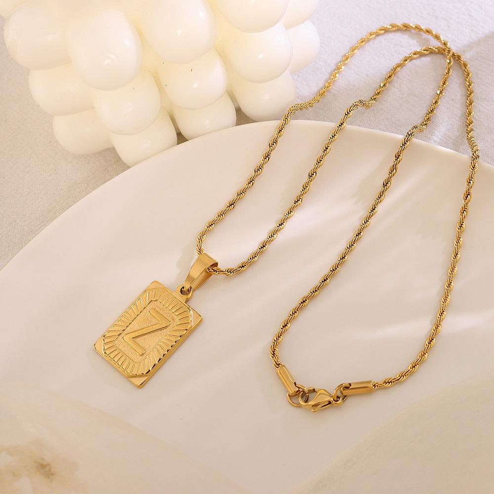 Qiong Yao Hip Hop 26-Letter Square Pendant Necklace, Clavicle Chain, 18K Gold Plated Titanium Steel.