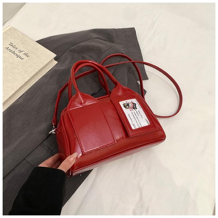 Retro handbag women's spring and summer new niche fashion versatile messenger pillow bag