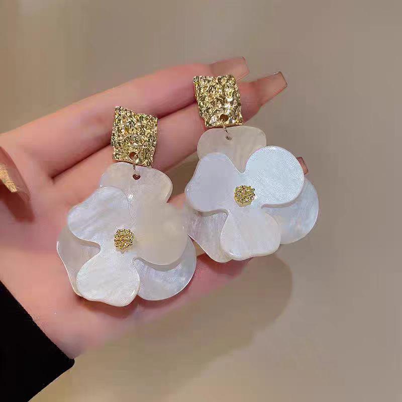 Yang Mi Inspired Green Floral Acrylic Earrings - French Retro Style