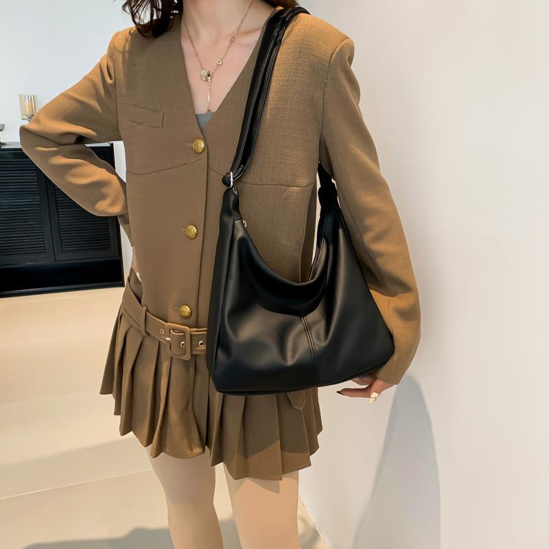 Trendy Womens Large Capacity Tote Bag With Chic Street Style Perfect For Casual Outfits