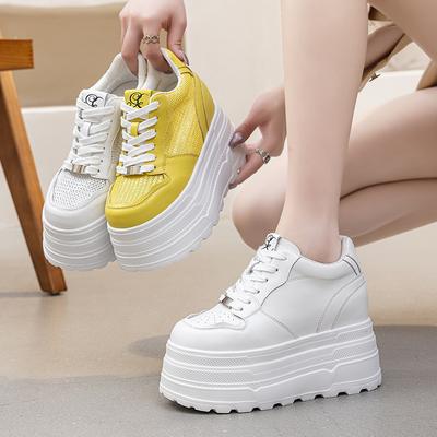 Zapatos casuales de una sola pieza para mujer, novedad primavera y otoño 2025, tacón súper alto, suela gruesa, aumento de altura interior de 12 cm, zapatillas blancas pequeñas, transpirables y ve