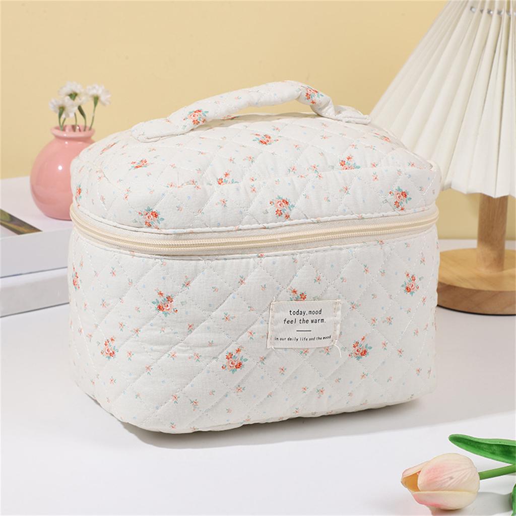 Floral Pattern Quilted Cotton Storage Bag Portable Handheld Organizer Pouch with Zipper Closure for Travel and Daily Use