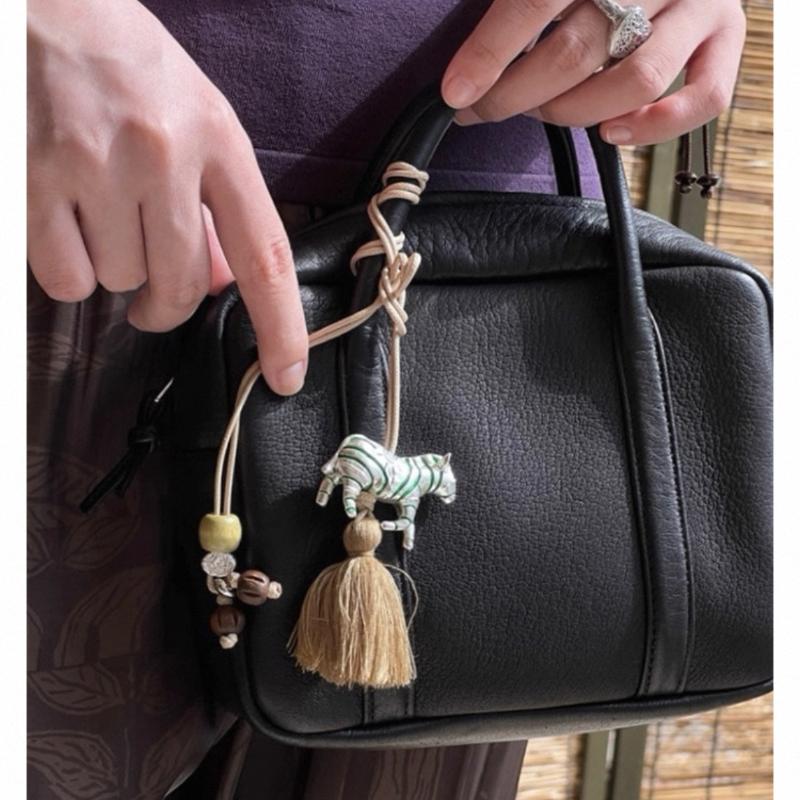 Natural Minimalist Design Zebra Tassel Long Pendant Necklaces For Women  Versatile Adjustable Sweater Chain Jewelry