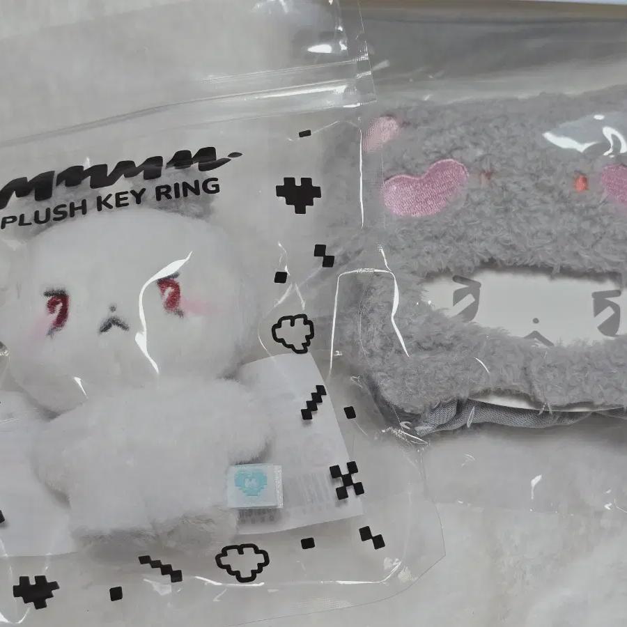 

PLAVE Брелок Mumemimu Momo + Шляпа