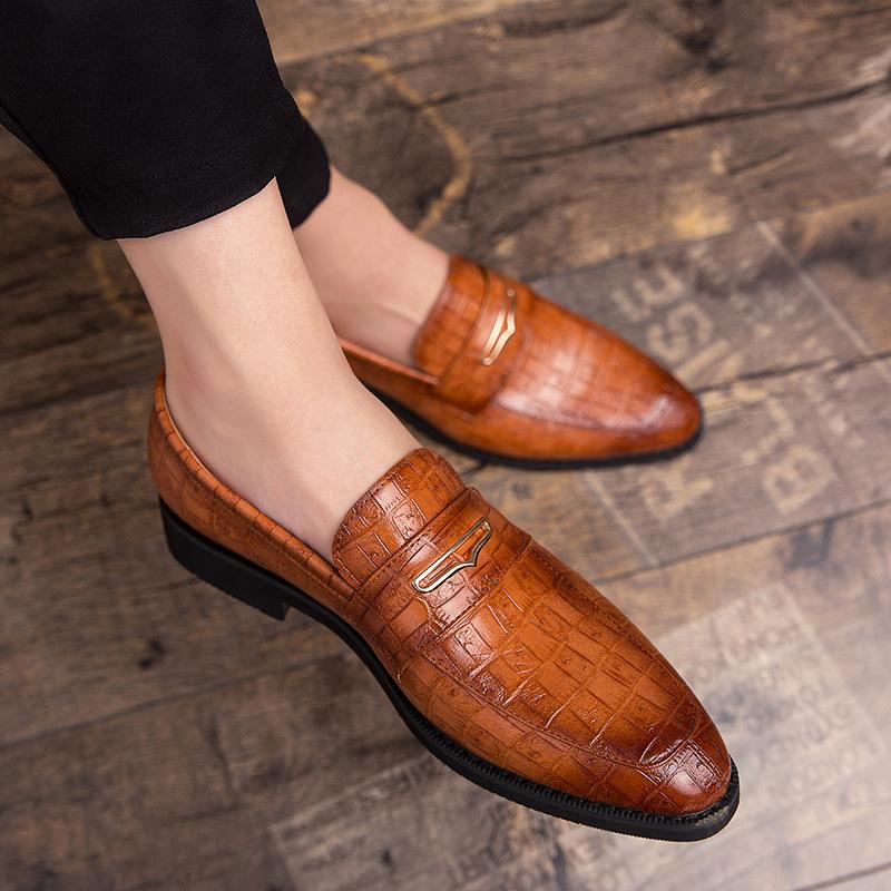 Leather Shoes Men's Business Men's Shoes Youth Korean Version Trend British Large Size Casual Shoes Pointed Hair Stylist Trendy Shoes Men