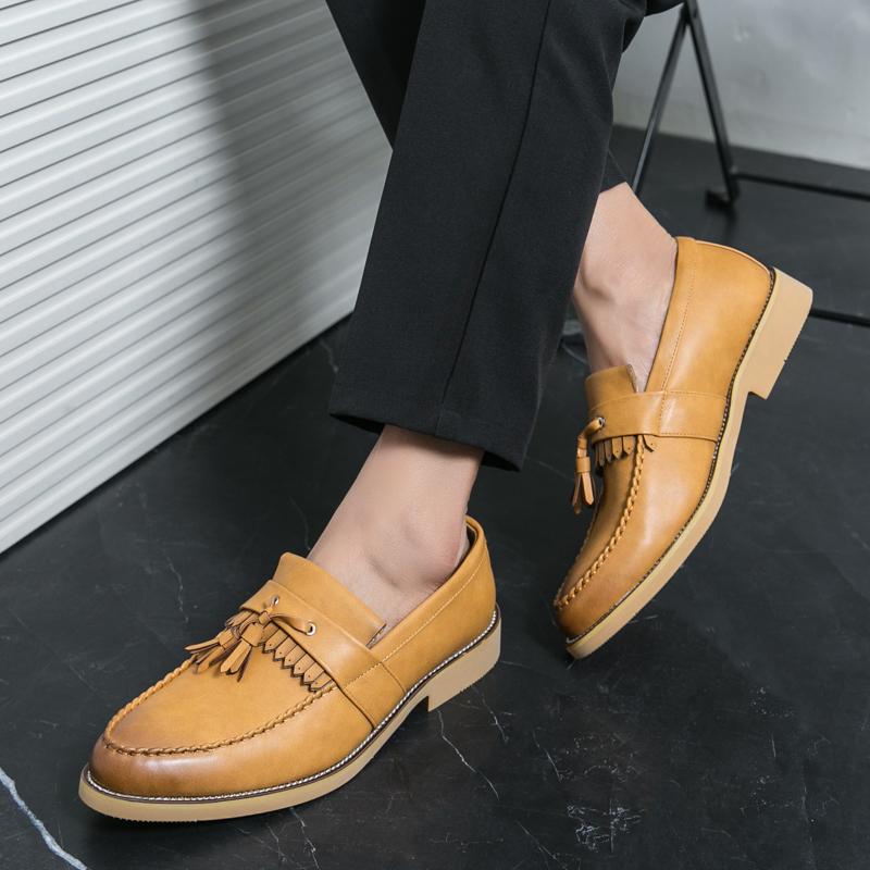 Size 38-47 Classic Men Tassel Shoes PU European American One Step Lightweight and Comfortable Driving Travel Leather Shoes Men
