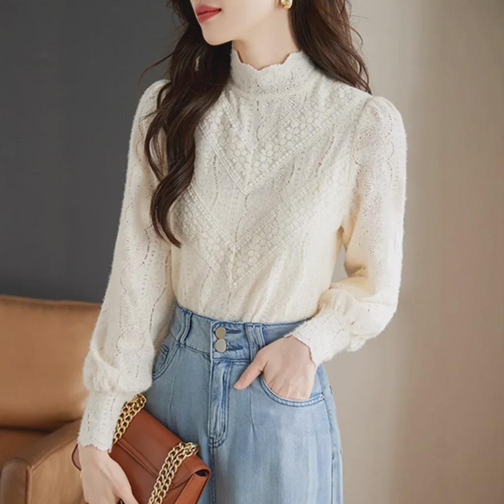 Women's Half-High Collar Lace Top with Velvet Lining for Autumn/Winter 2024 - Stylish and Beautiful