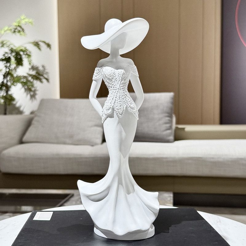 European White Female Sculpture Decoration Resin Figurine Small Statue for Living Room Wine Cabinet Study Human Art Decoration