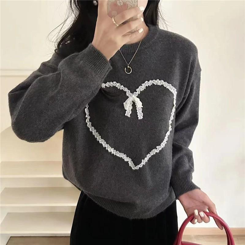 Womens Loose Knit Pullover Sweater With 3D Heart Round Neck Long Sleeve Casual Top Winter