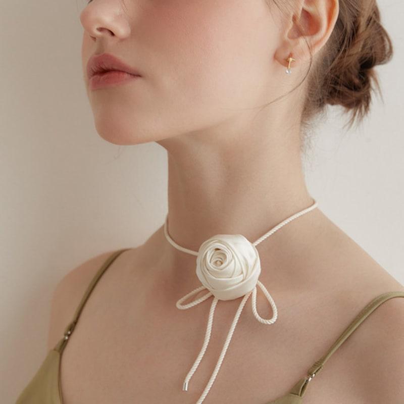 Tatiana Glory Rosette Loop Tie NZ2121