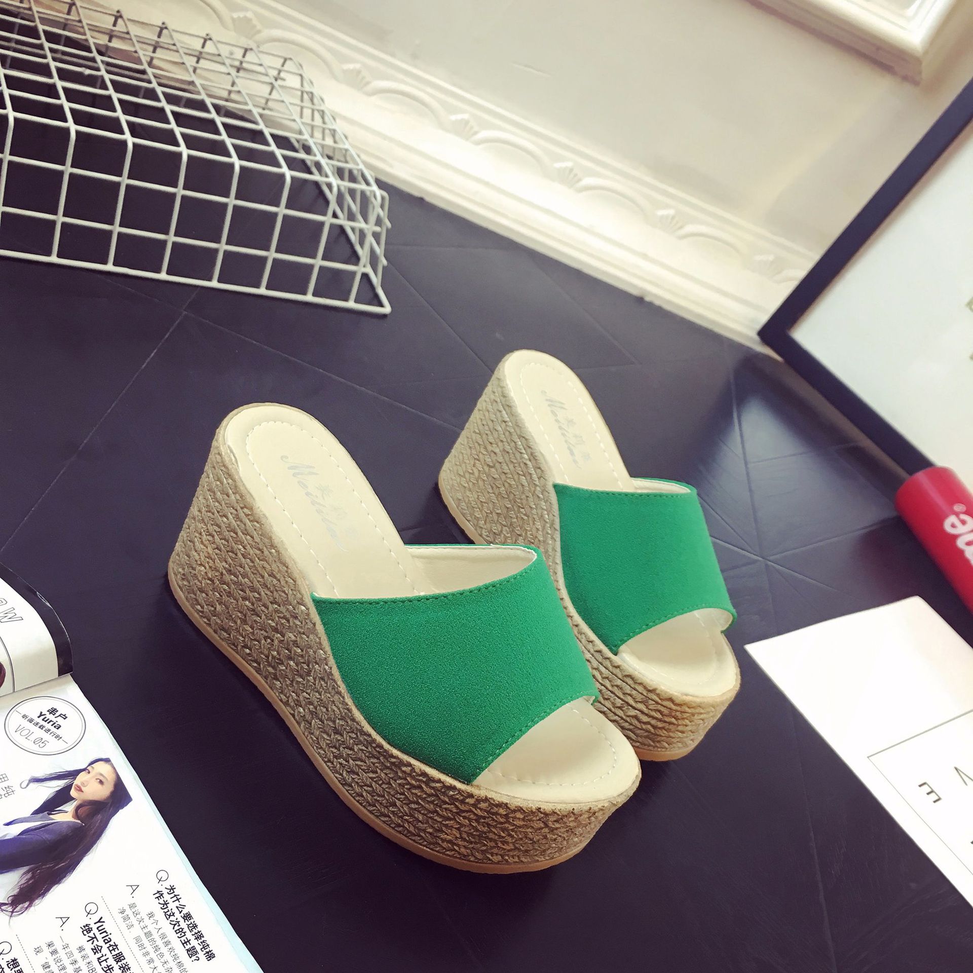 

Summer sponge cake, thick bottom slope and fish mouth breathable one-word beach sandals 34 зелёный