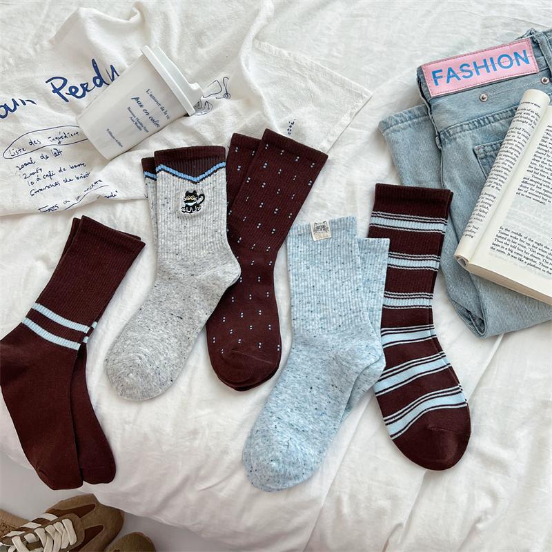 Ladies Spring and Autumn Retro Color Striped Cloth Logo Kitten Embroidery Medium Tube Pile Socks