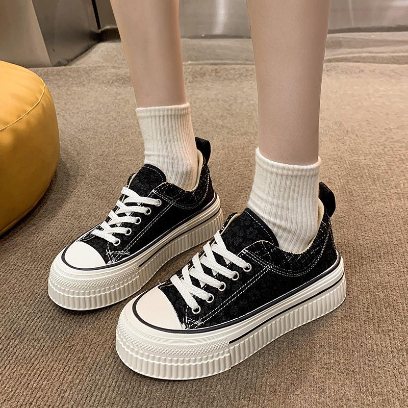 

Интернет знаменитости дышащая модная парусиновая обувь женская осень 2025 года новые туфли с круглым носком на шнуровке белые туфли повседневная спортивная обувь 35 чёрный