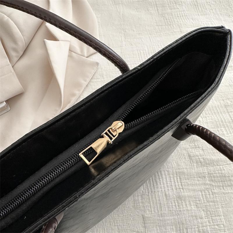 Korean Portable Commuter Bag Autumn and Winter Women 2025 New Trendy Retro Tote Bag Versatile Large-capacity Shoulder Bag