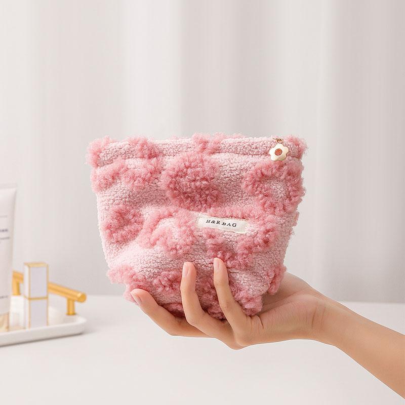 Fluffy Cute Heart Makeup Bag for Travel Daily Use Portable Pink Cosmetic Pouch for Lipstick Skincare Storage Organizer Handbags