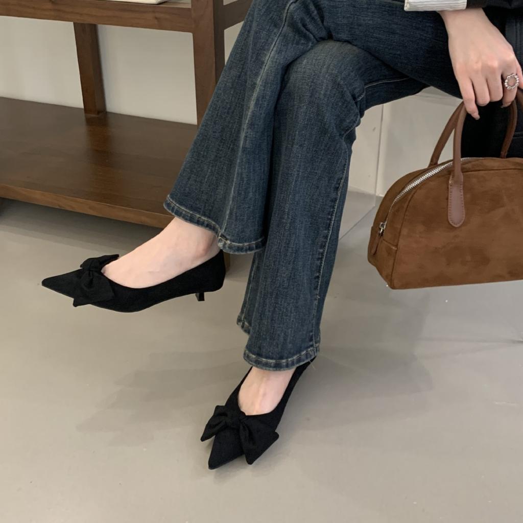 Niche French black high heels women's shoes 2025 new spring and autumn temperament suede bow pointed single shoes