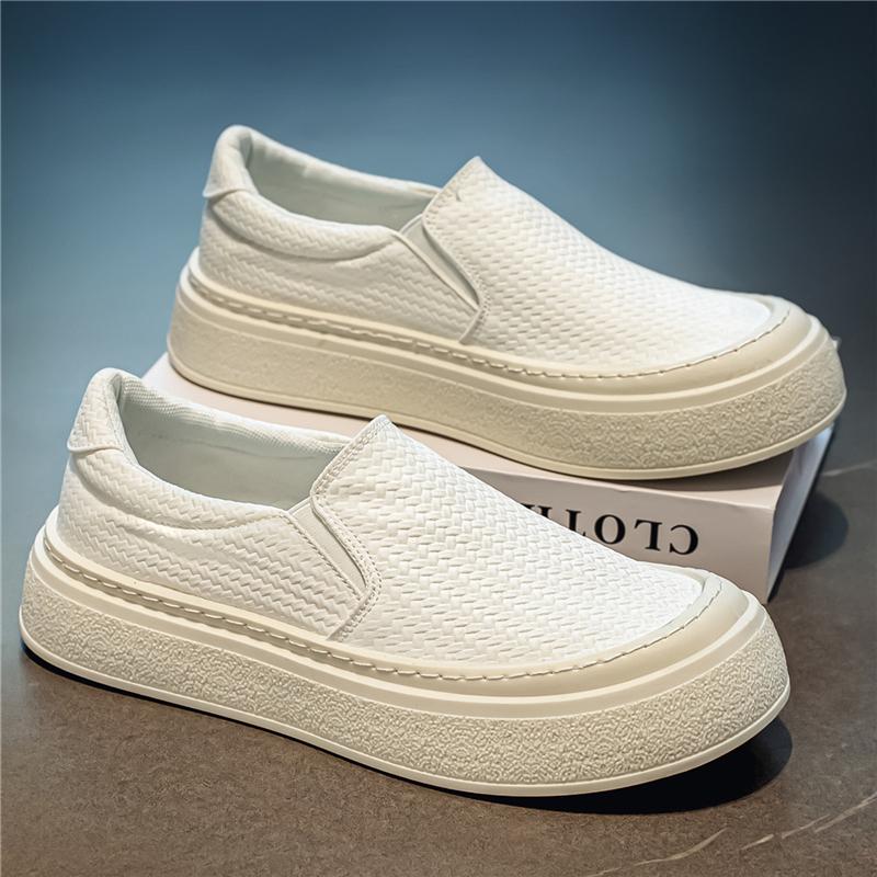 Man Thick Sole Casual Board Shoes Slip On Lazy Sneakers Versatile Trendy Footwear Student Daily Commute Street Walking Shoes
