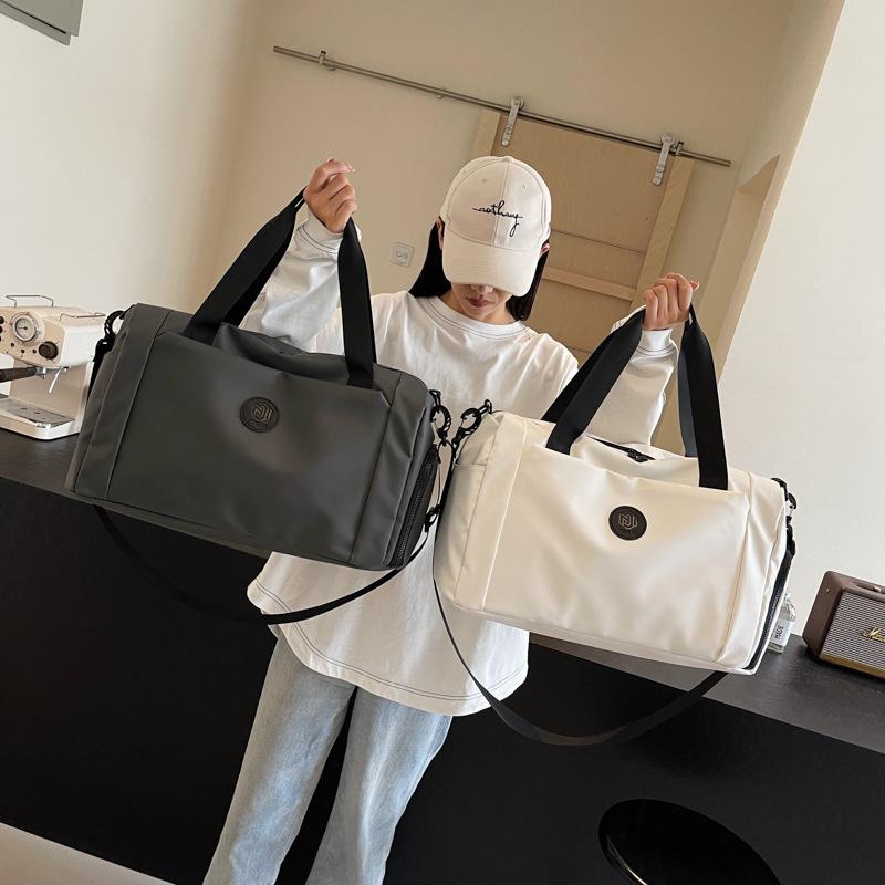 Large Capacity Stylish Travel Bag Fitness Bag Outdoor Leisure Short Distance Lightweight Hand-carrying Training Bag
