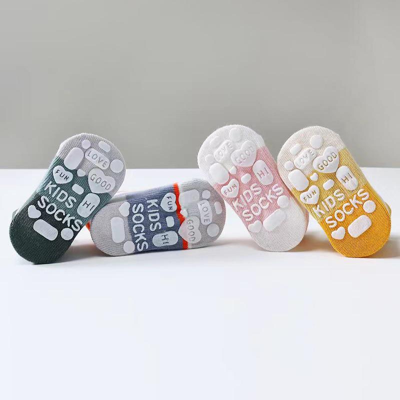 5 Paar Baby Anti-Rutsch Klebe Bootssocken 0-3 Jahre Kinder Frühling Herbst Niedrig Geschnittene Bodensocken Niedliche Cartoon-Tiere Kleinkind Baumwollsocken