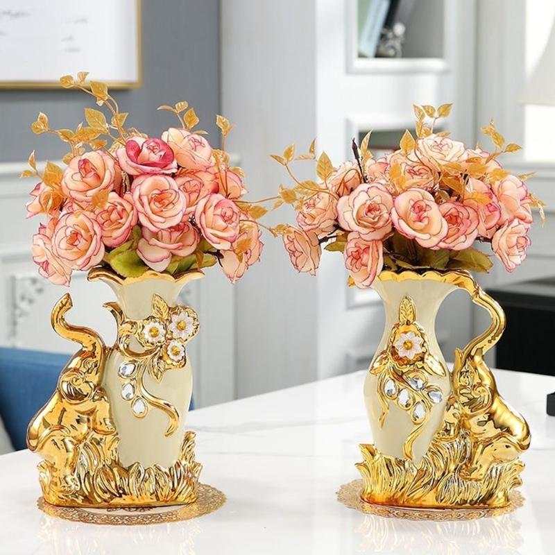 European Ceramic Decorative Vases Floral Arrangement Container with Elphant Sculpture For Dining Room Study Or Event
