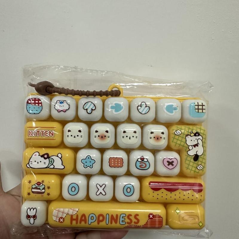 1Pcs Student Backpack Keychain 26 Key Simulated Keyboard Pressure Release Bell Pendant Desktop Animal Decoration