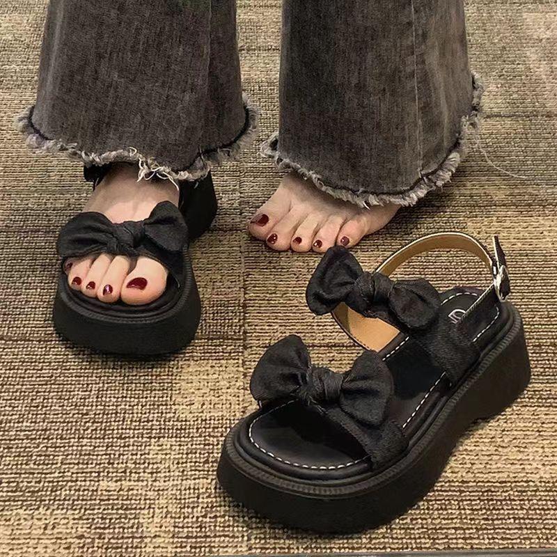 Sandales premium à semelles épaisses pour l'été 2025, nouvelle version coréenne polyvalente à boucle nœud avec sandales romaines