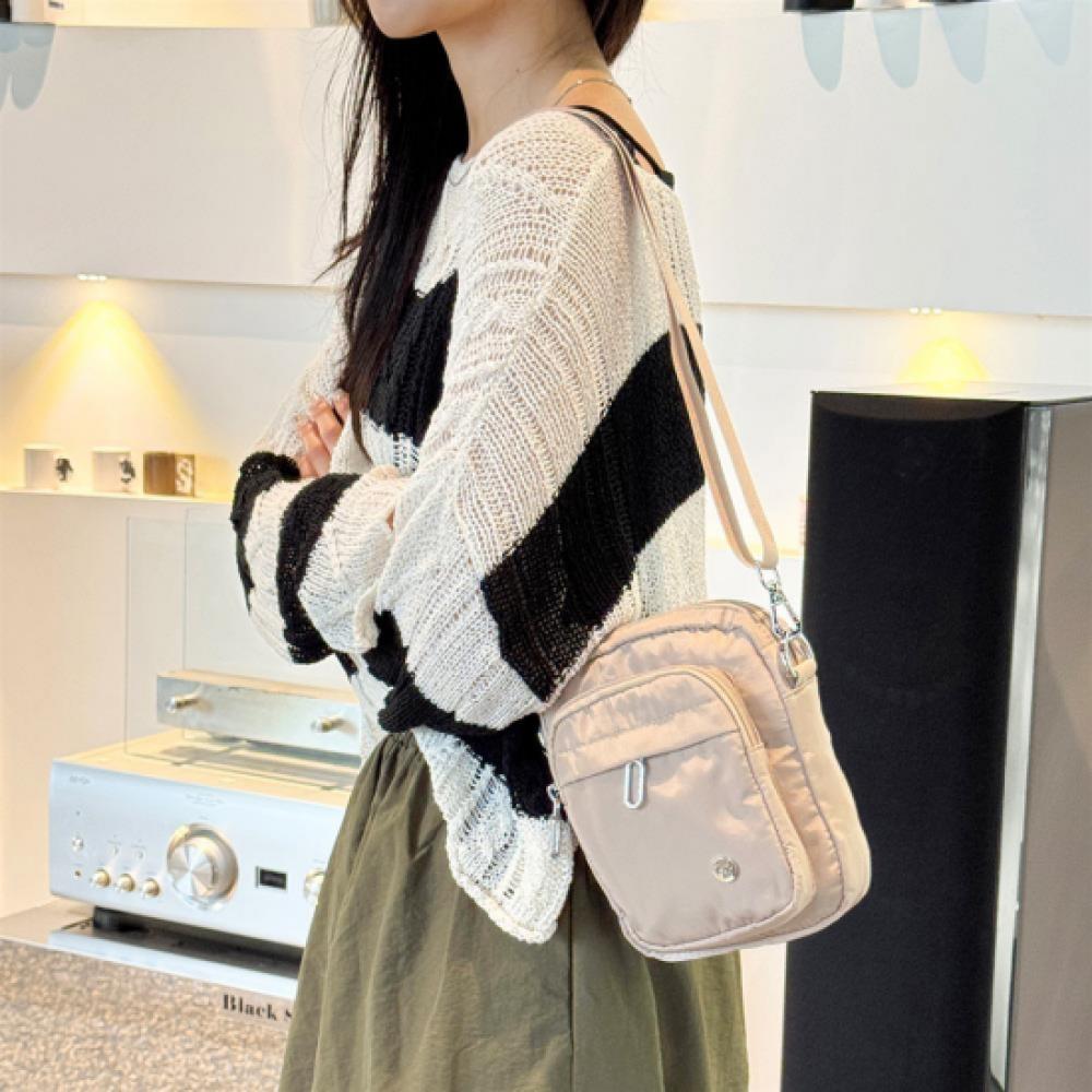 New Arrivals Open Run Women Simple Nylon Pocket Adjustable Strap Mini Square Bag