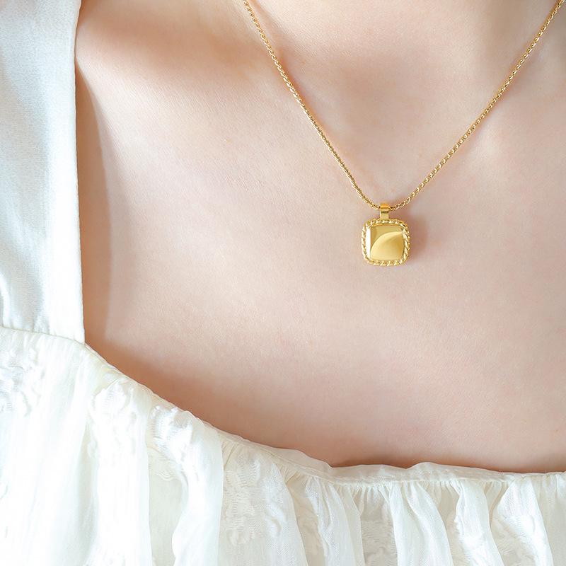 

Квадратное кружевное ожерелье-подвеска во французском стиле из титановой стали с 18-каратной позолотой – Женские украшения, Не тускнеющее