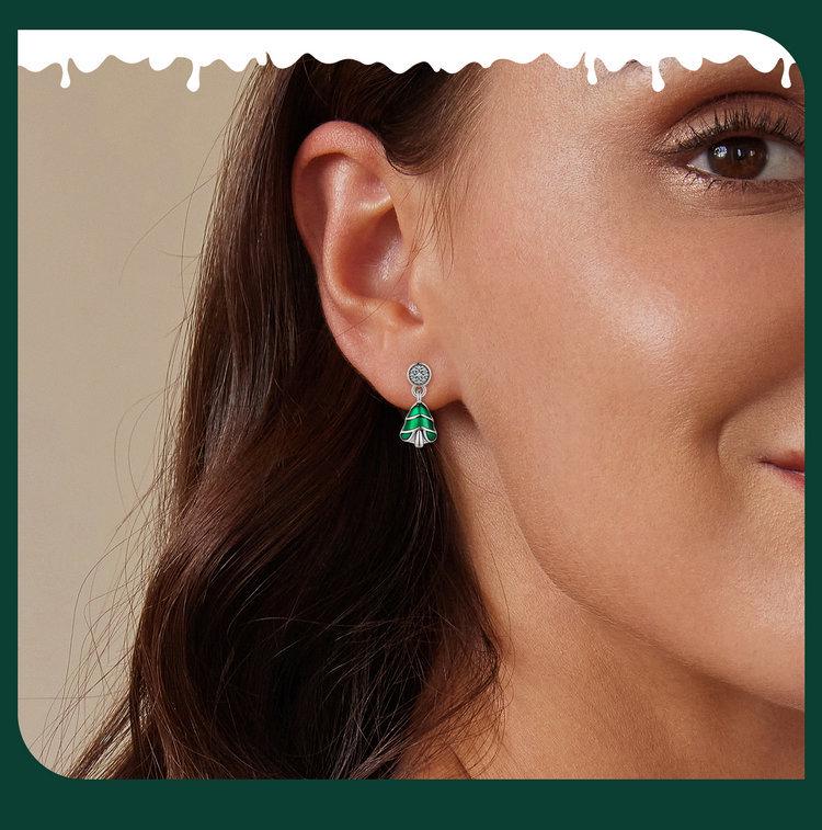 Yinziyun Christmas Tree Sterling Silver Stud Earrings for Women - Trendy Green Enamel Holiday Jewelry.