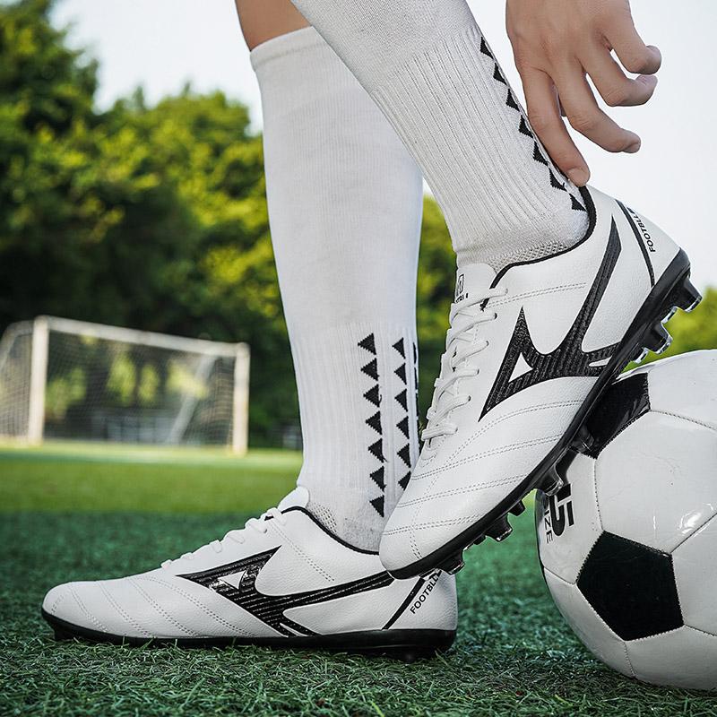 Professional Soccer Shoes Men Anti-slip Outdoor Grass Training Lace-up Football Boots Wear-resistant Comfortable Men Sports