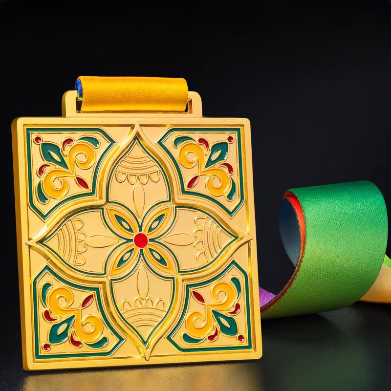 

Customized Square Flower Pattern Metal Medal, Gold, Silver, Bronze, Student Sports Award Souvenirs Hanging Neck Small Medal, 3Pc
