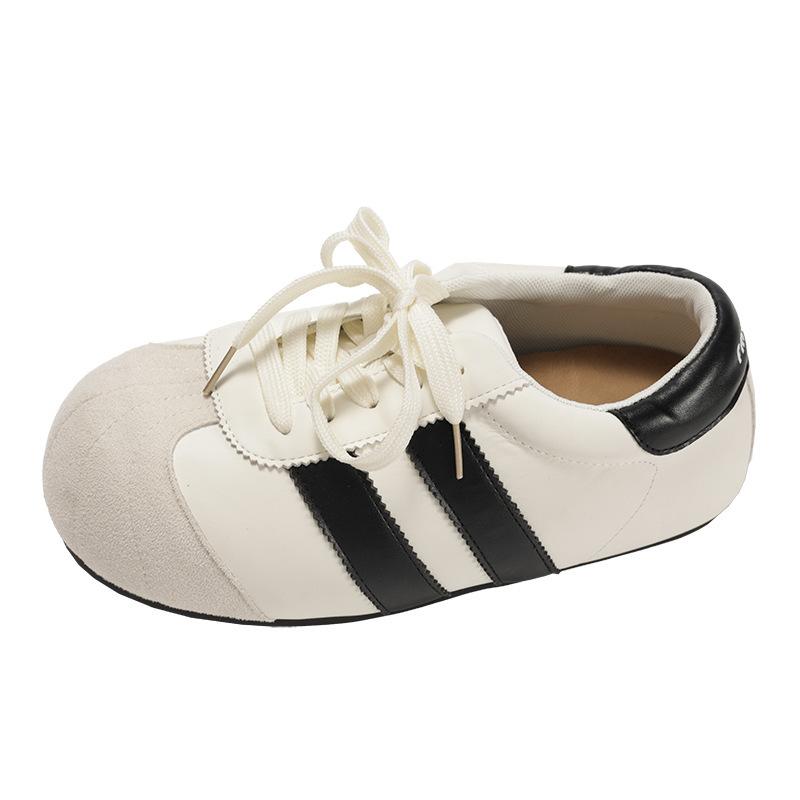 White retro versatile light flat-bottomed German training shoes women's  new summer skirt soft-soled casual board shoes