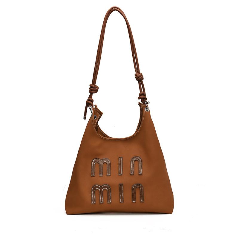 

Премиальная сумка большой вместимости 2025 осень и зима новая сумка через плечо женская通勤 матовая ретро сумка-тоут