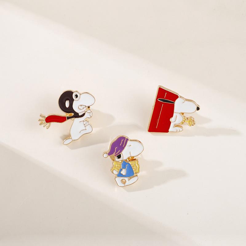 Snoopy Cartoon Brooch: Cute Anime Badge for Bags, Uniforms, Scarves - Creative Gift for Students & Men