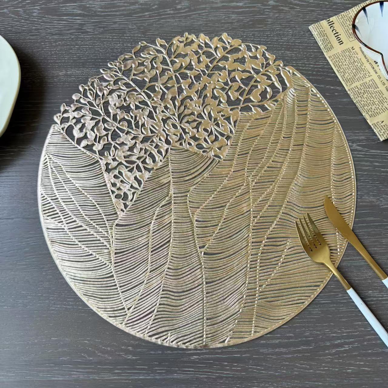 Trendy Leaf Pattern Heat-Resistant Round PVC Table Mat – Multi-color Design золотой