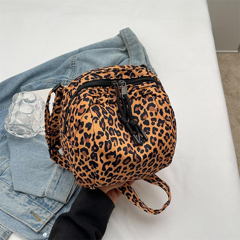 

New European and American style fashion leopard print canvas small shoulder bag casual coin mobile phone bag portable one-shoulder crossbody small леопард друку кольору