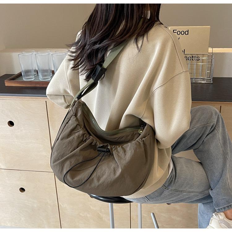 Damen Messenger Bags Neue Mode Nylon Casual Schultertasche Große Kapazität Klassenzimmer Student Pendler Crossbody Schulranzen Tasche