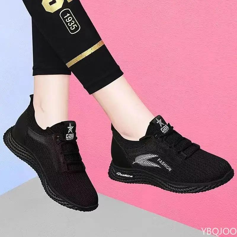 **2025 Breathable Shoes Versatile trendy mom Flats Women's Wear resistant Sneakers Soft soled comfort casual ladies shoes Mujer