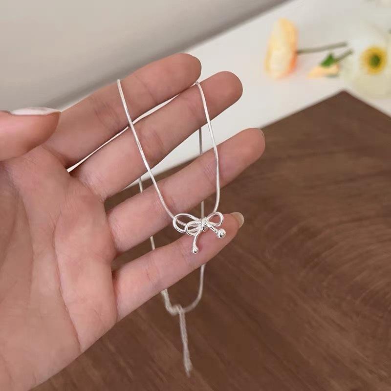 Line Bow Necklace Women's Light Luxury Niche Design Exquisite Simple Versatile Premium Sense Necklace Girlfriend Tide