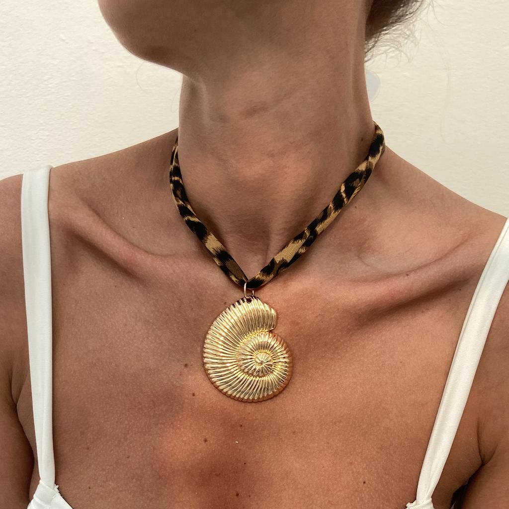 Ethnic Multilayer Velvet Chain Necklace Women  Fashion Metal Conch Starfish Heart Pendant Neck Jewelry