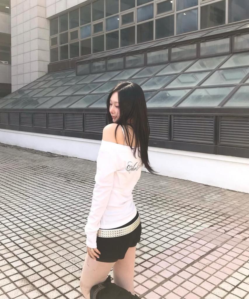 Ijeulum Adore Me Two-Way Boat Neck Long Sleeve (Ivory)