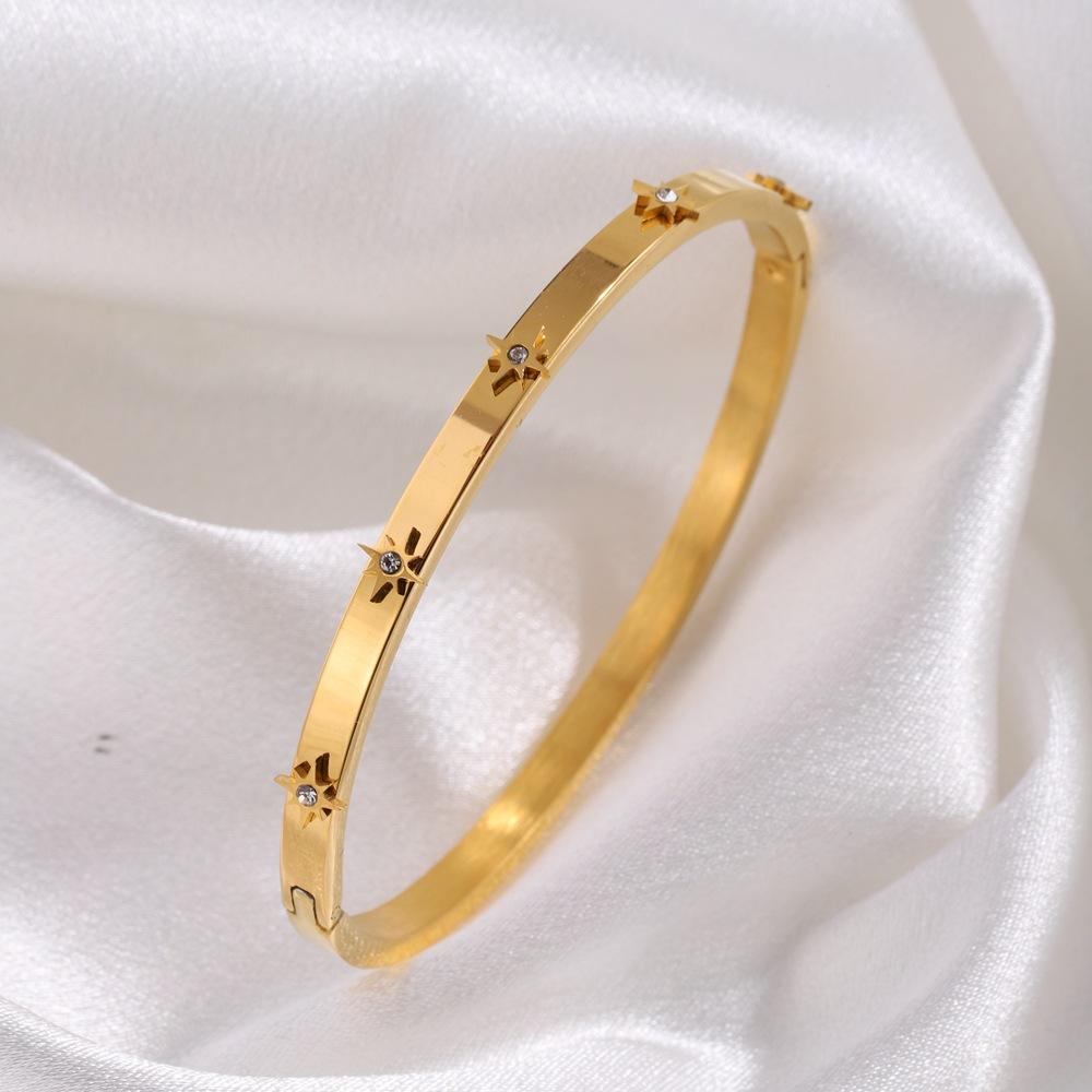 Titanium Steel , Fresh Petal , Girls' Advanced Sense, Light Luxury Does Not Fade, Stainless Steel Love Diamond