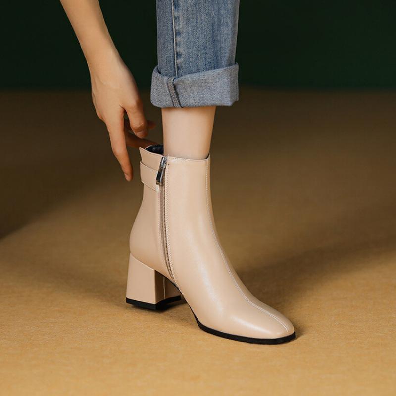 Koreanische Version Herbst und Winter Martin Stiefel Damen mittlerer Absatz Lederoberfläche bequem Reißverschluss runde Spitze Blockabsatz große Größe Damenstiefel