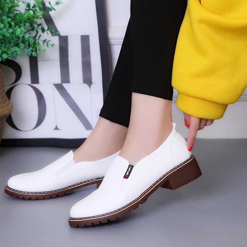 2024 Plus Size Korean Style Women's Mid-Heel Slip-On Leather Casual Shoes