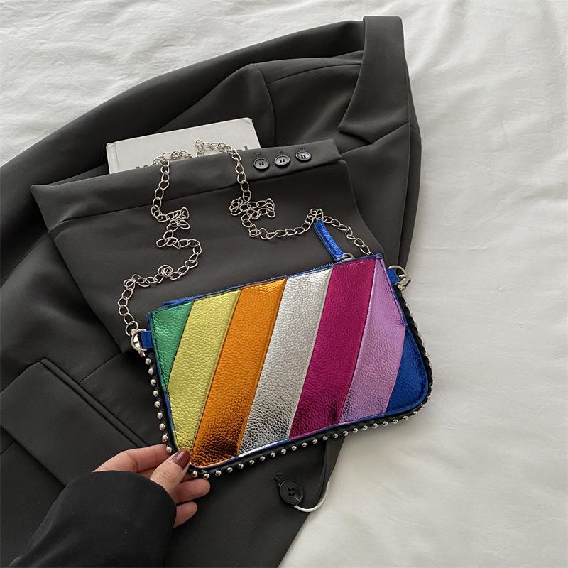 

2025 весна новая мода сращивание иностранный стиль цепочка одно плечо кроссбоди маленькая квадратная сумка диагональная полосатая женская сумка синий