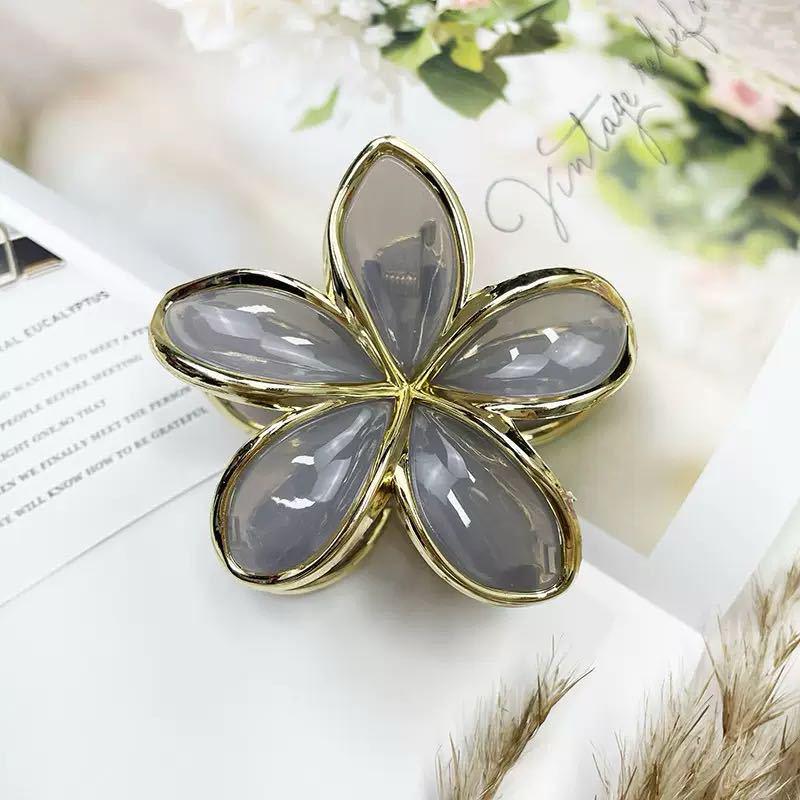 Plumeria Claw Clip: European & American Stylish Hair Accessory for Updos