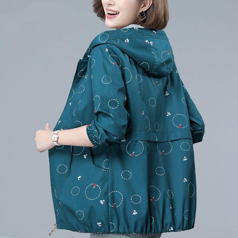 

Женский тренч, верхняя одежда, большой размер, свободный, с капюшоном, наряд для мамы среднего возраста, куртка с принтом в горошек для весны и осени 3XL