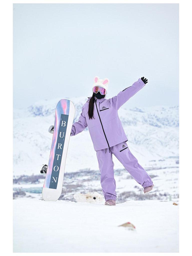 Women's Influencer Style Ski Suit: Padded Jacket with Hood