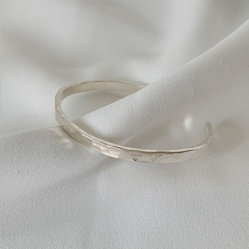 EGOVERO Fragment Bangle (2 Colors)